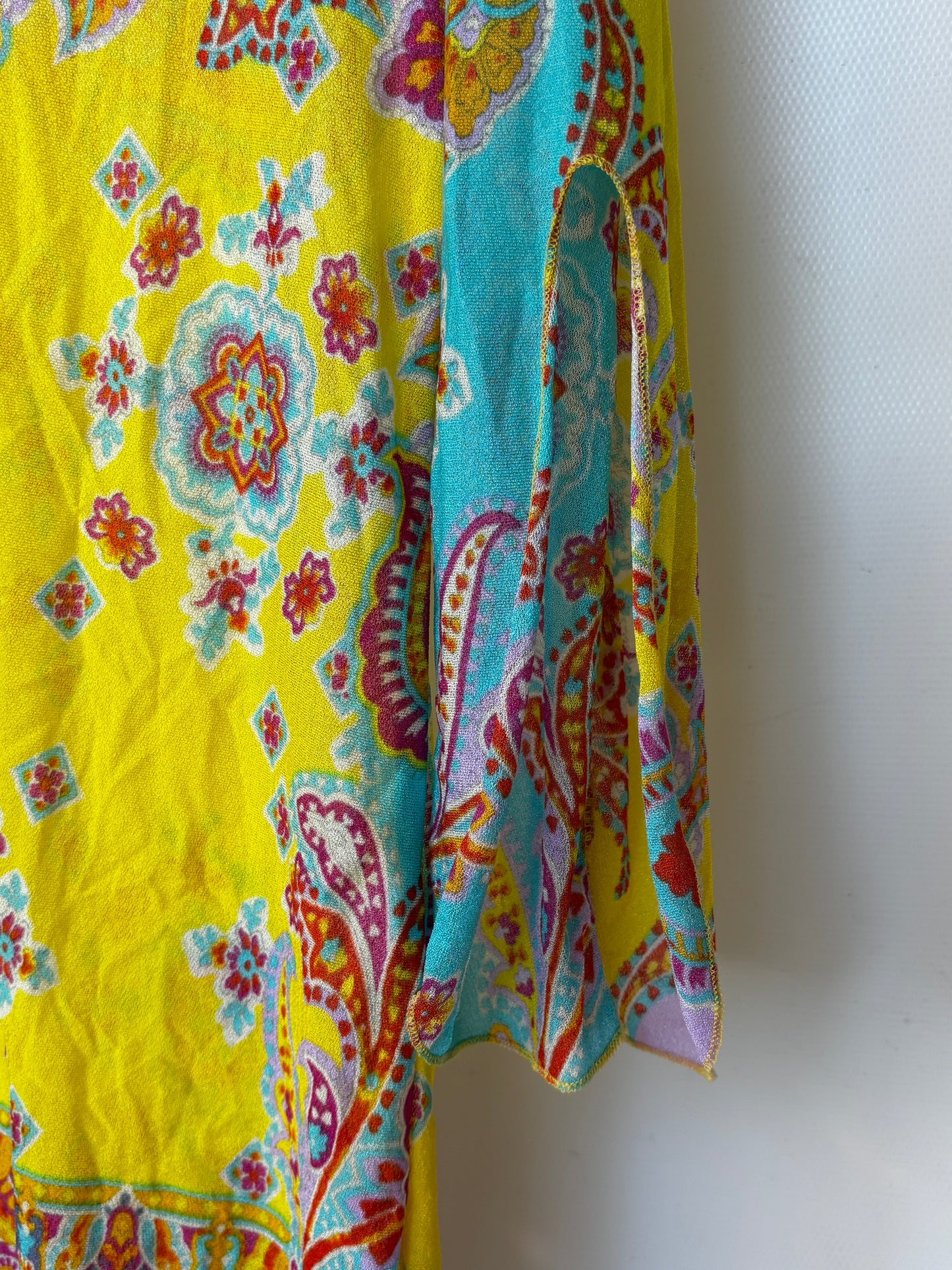 Bunt gemusterte Tunika mit Ornamenten in lila/gelb, S-M