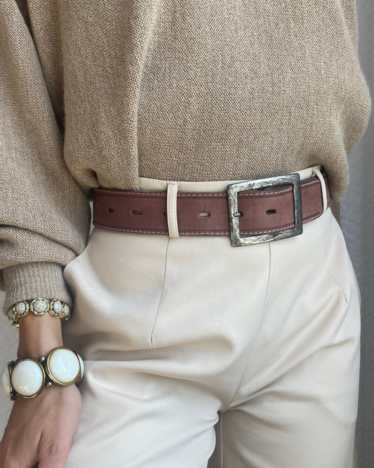 Matter Gürtel in dunkelrot mit eckiger Schnalle, TW 75