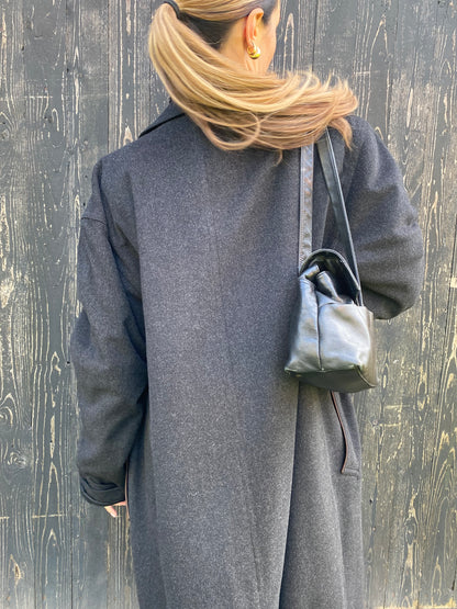 Elegante Echtleder Handtasche in schwarz im Baguette Stil