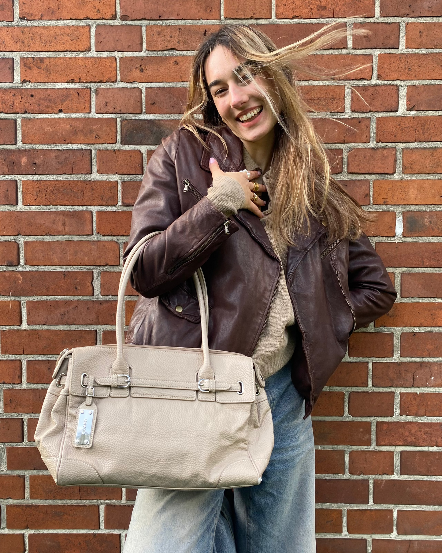 PICARD Echtleder Handtasche beige-creme mit Anhänger-Charm