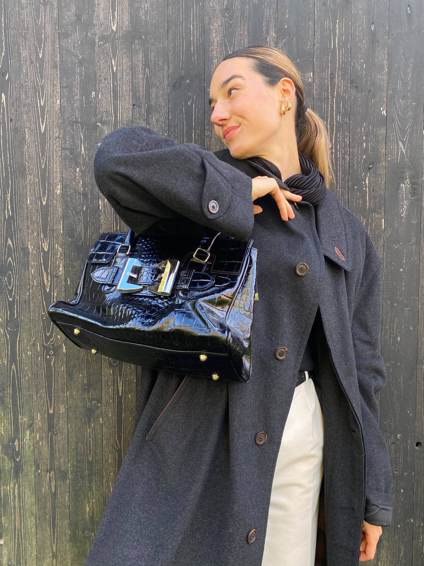 Italienische Vintage Echtleder Handtasche schwarz Kroko Stil glänzend