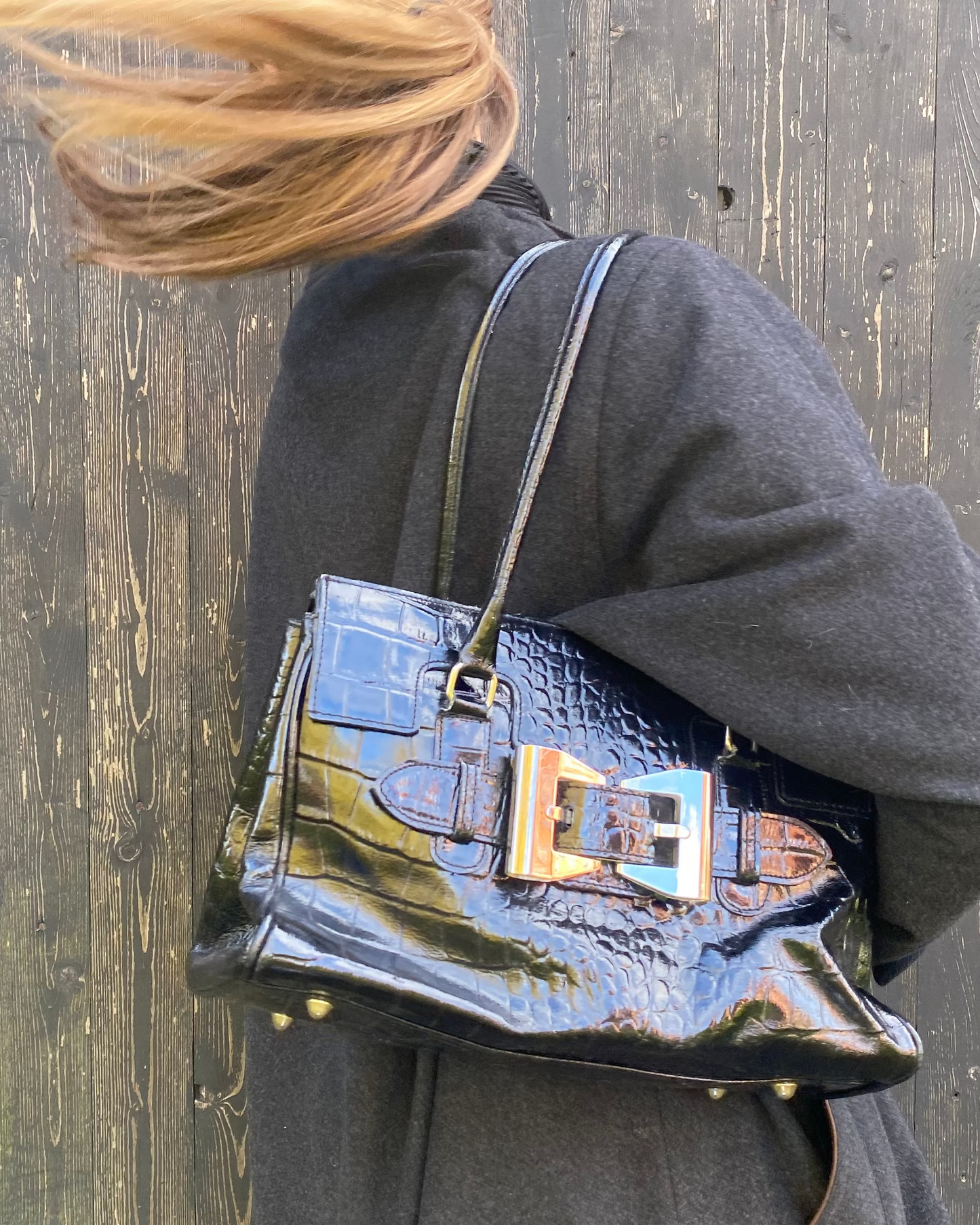 Italienische Vintage Echtleder Handtasche schwarz Kroko Stil glänzend