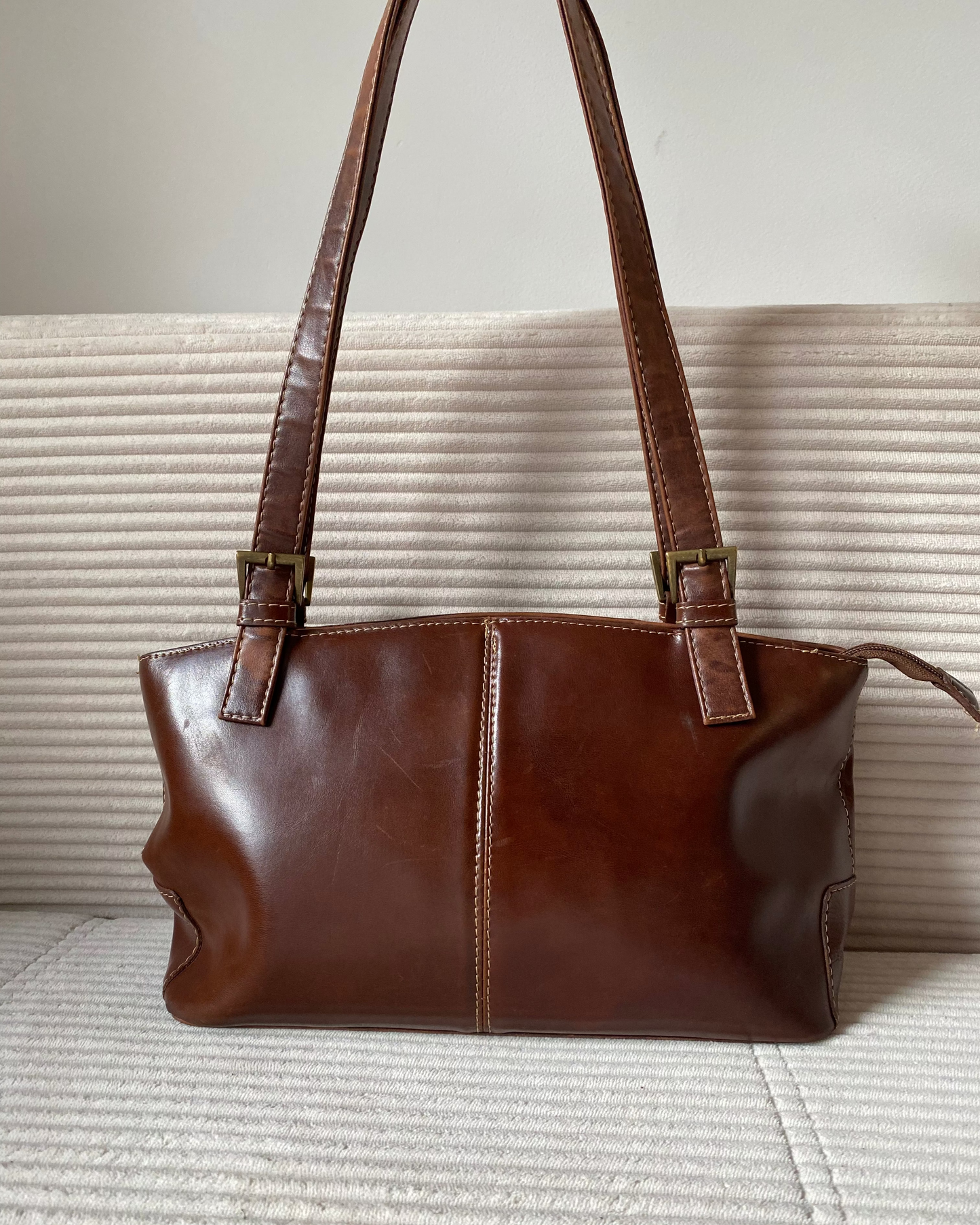 Pre-loved braune klassische Schulter Handtasche mit Reißverschluss