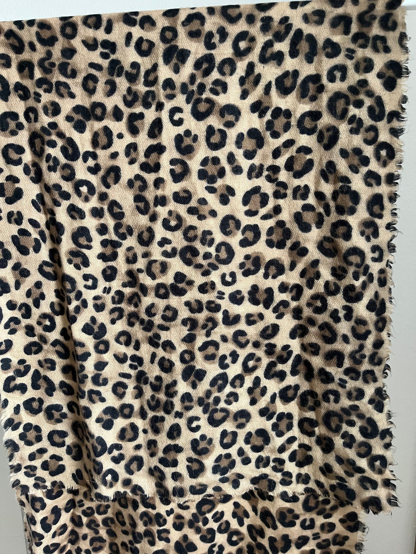 Leo-Schal in braun-schwarz mit Animalprint, weich und groß