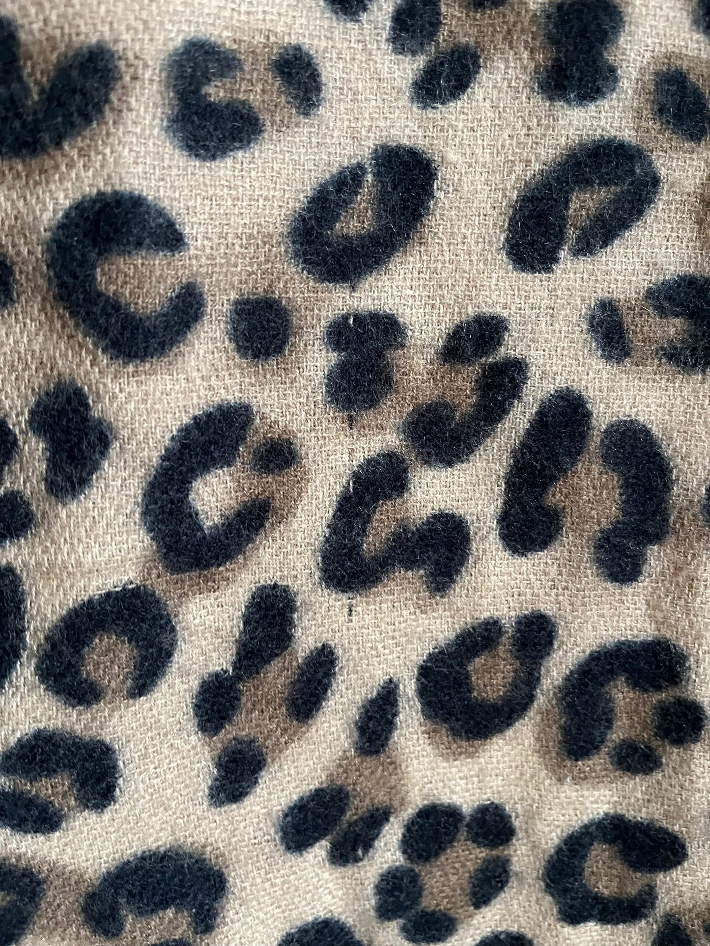 Leo-Schal in braun-schwarz mit Animalprint, weich und groß