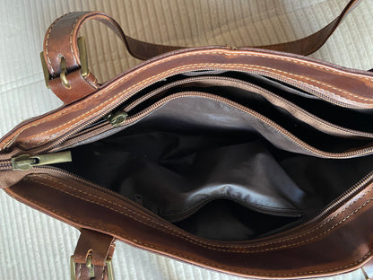 Pre-loved braune klassische Schulter Handtasche mit Reißverschluss