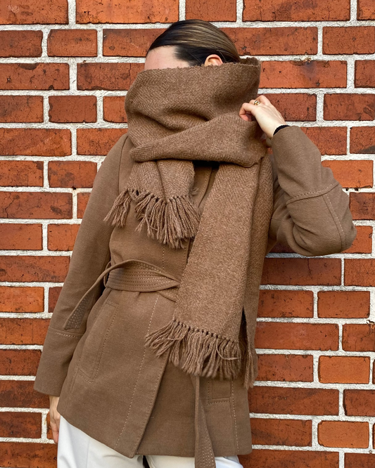 Hellbrauner dicker Schal mit Fransen, cozy scarf in camel braun