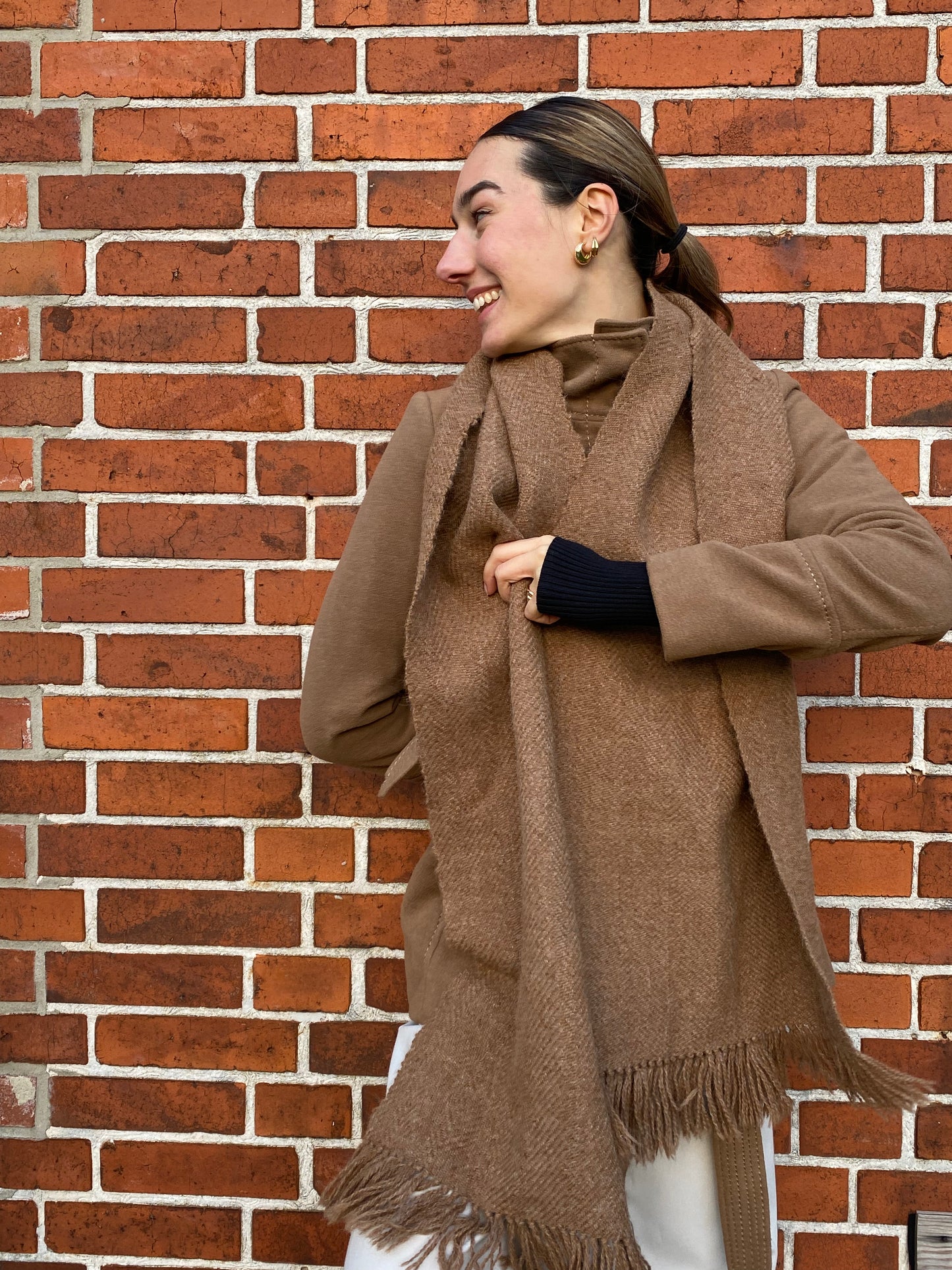 Hellbrauner dicker Schal mit Fransen, cozy scarf in camel braun