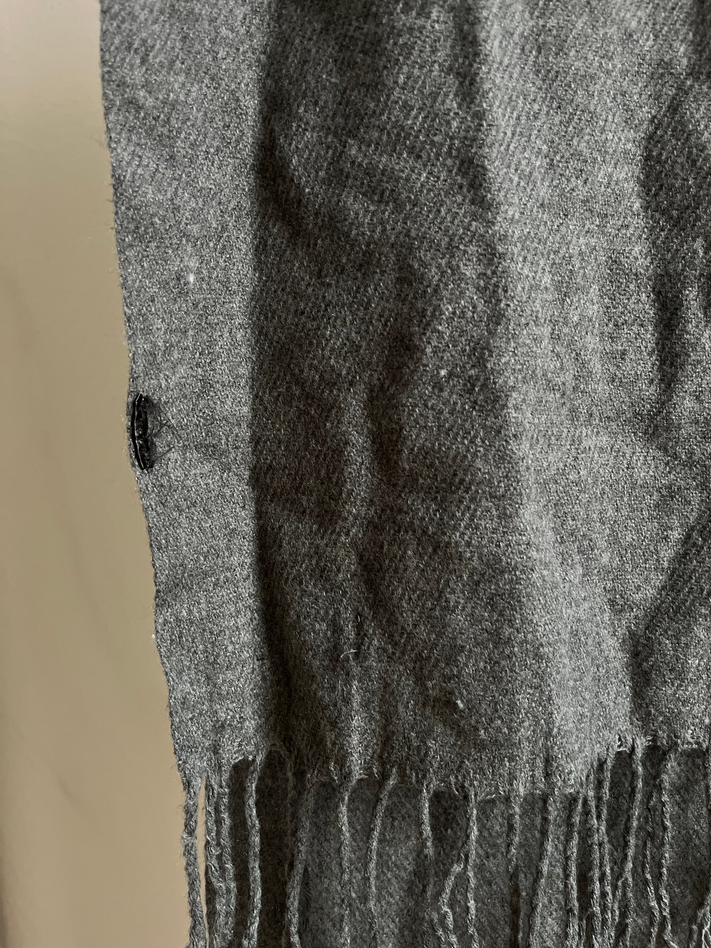 Grauer Schal mit Fransen, Basic Piece von Jack & Jones