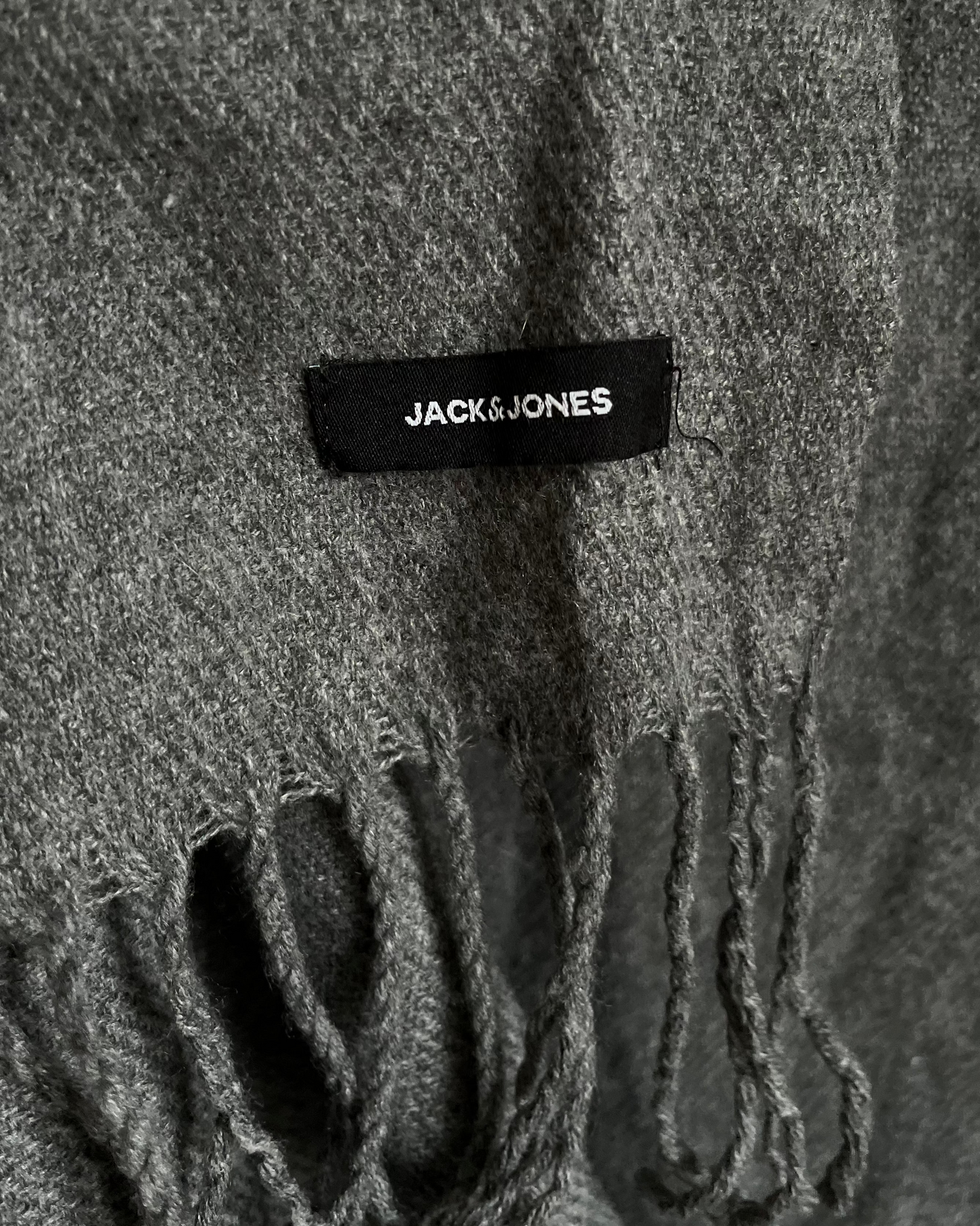 Grauer Schal mit Fransen, Basic Piece von Jack & Jones