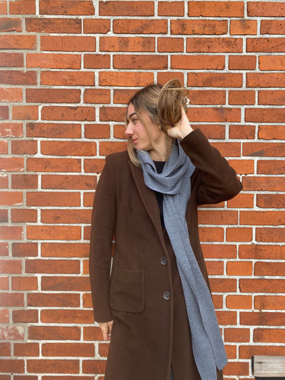 Hochwertiger Giesswein Merinowolle Schal Modell Laubeneck in schiefer grau