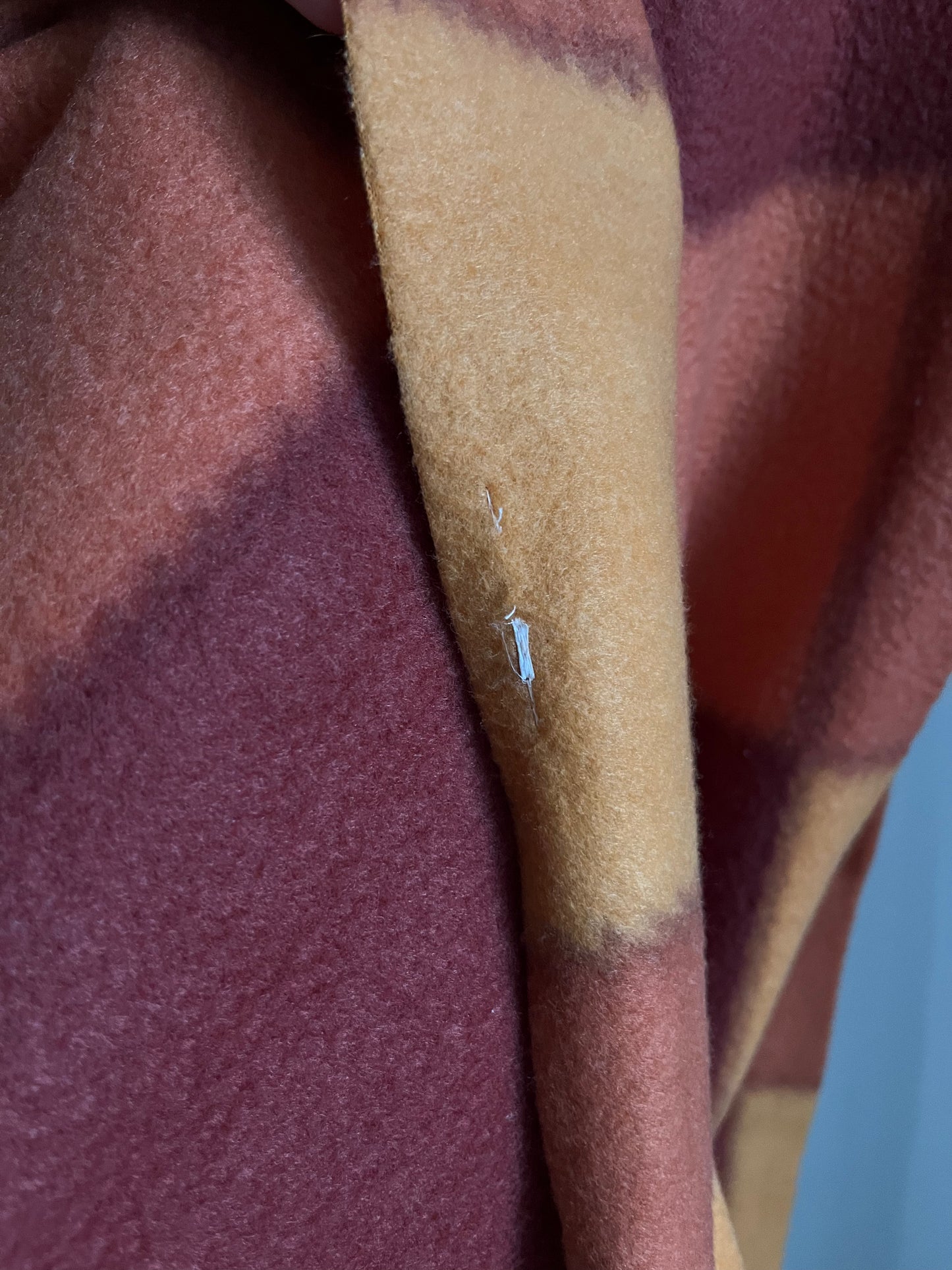 Wunderschöner Fleece Schal in orange rot gelb Karo-Muster, warm und cozy