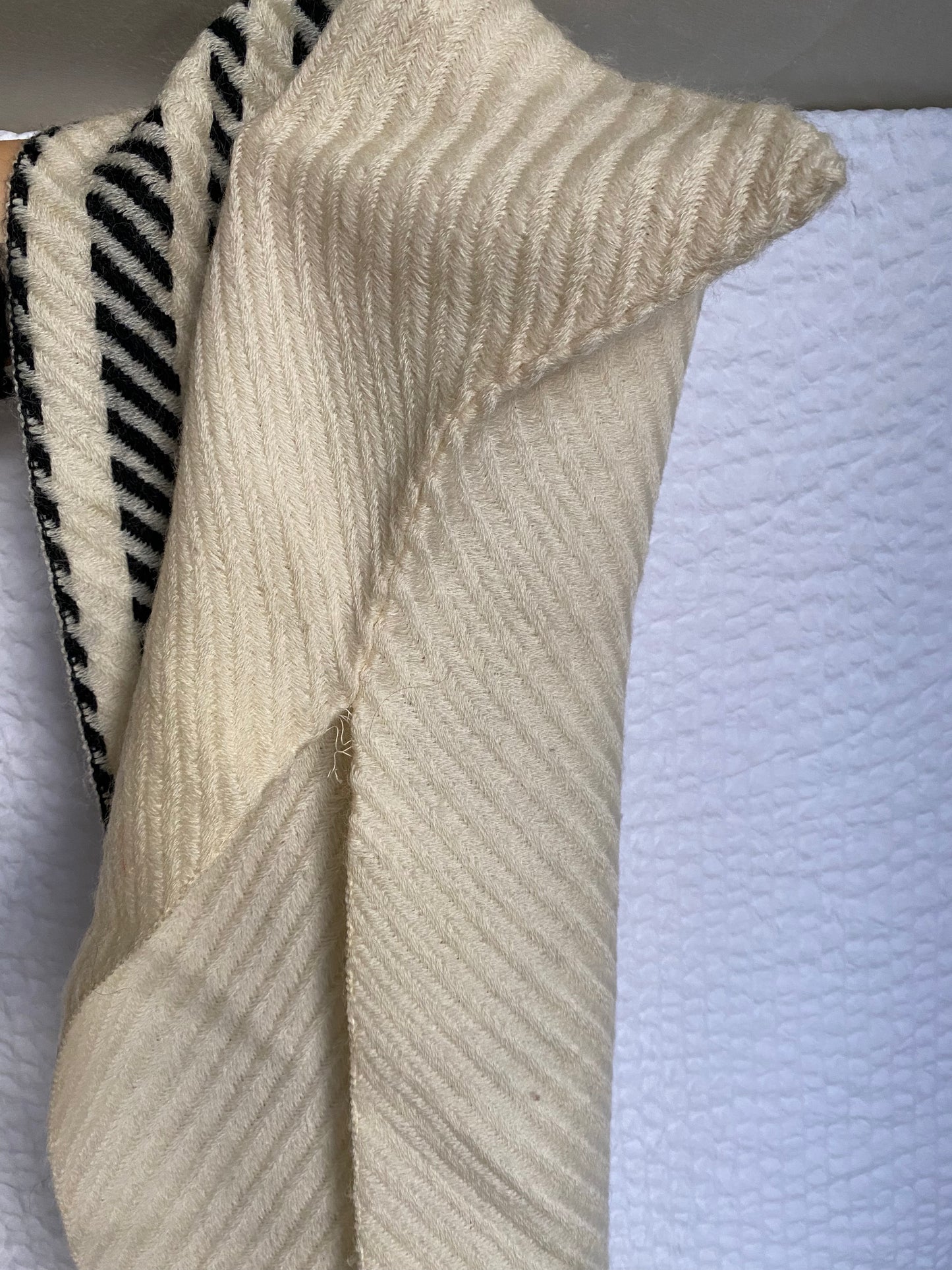 Hooded Scarf Vintage Kapuzenschal in creme mit schwarzen Streifen