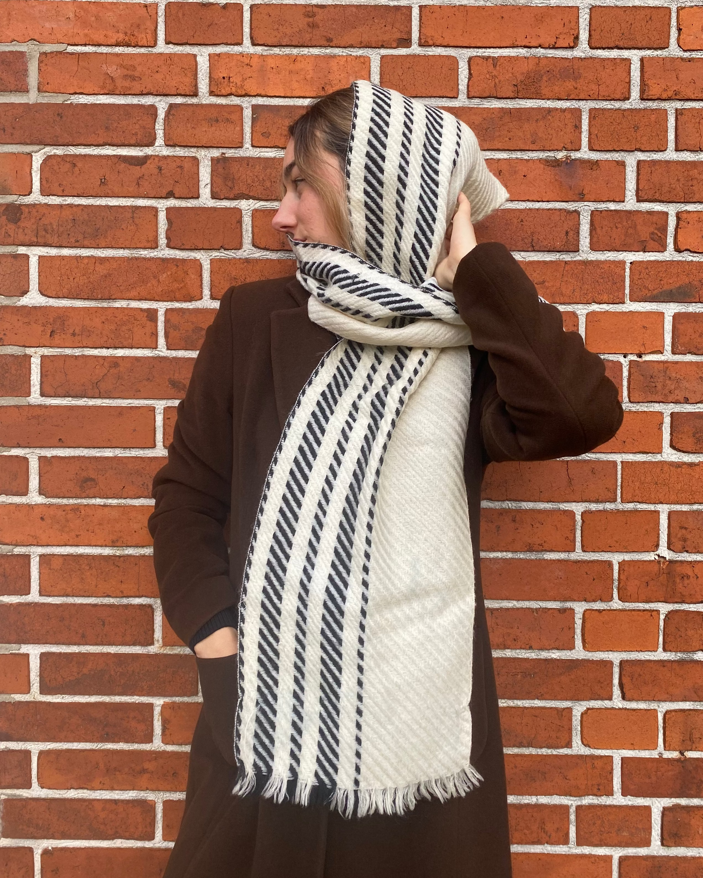 Hooded Scarf Vintage Kapuzenschal in creme mit schwarzen Streifen