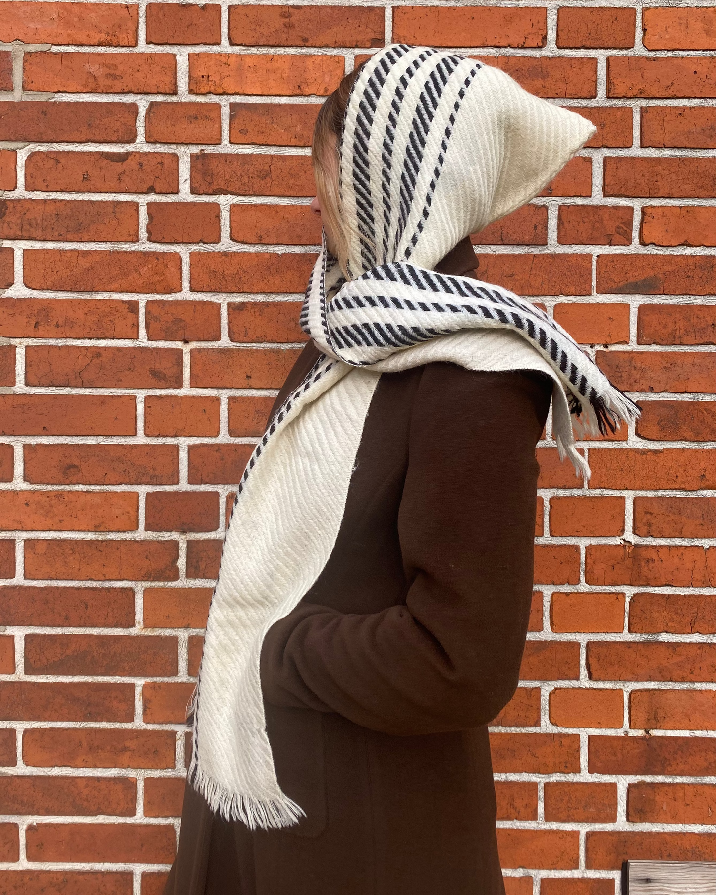 Hooded Scarf Vintage Kapuzenschal in creme mit schwarzen Streifen