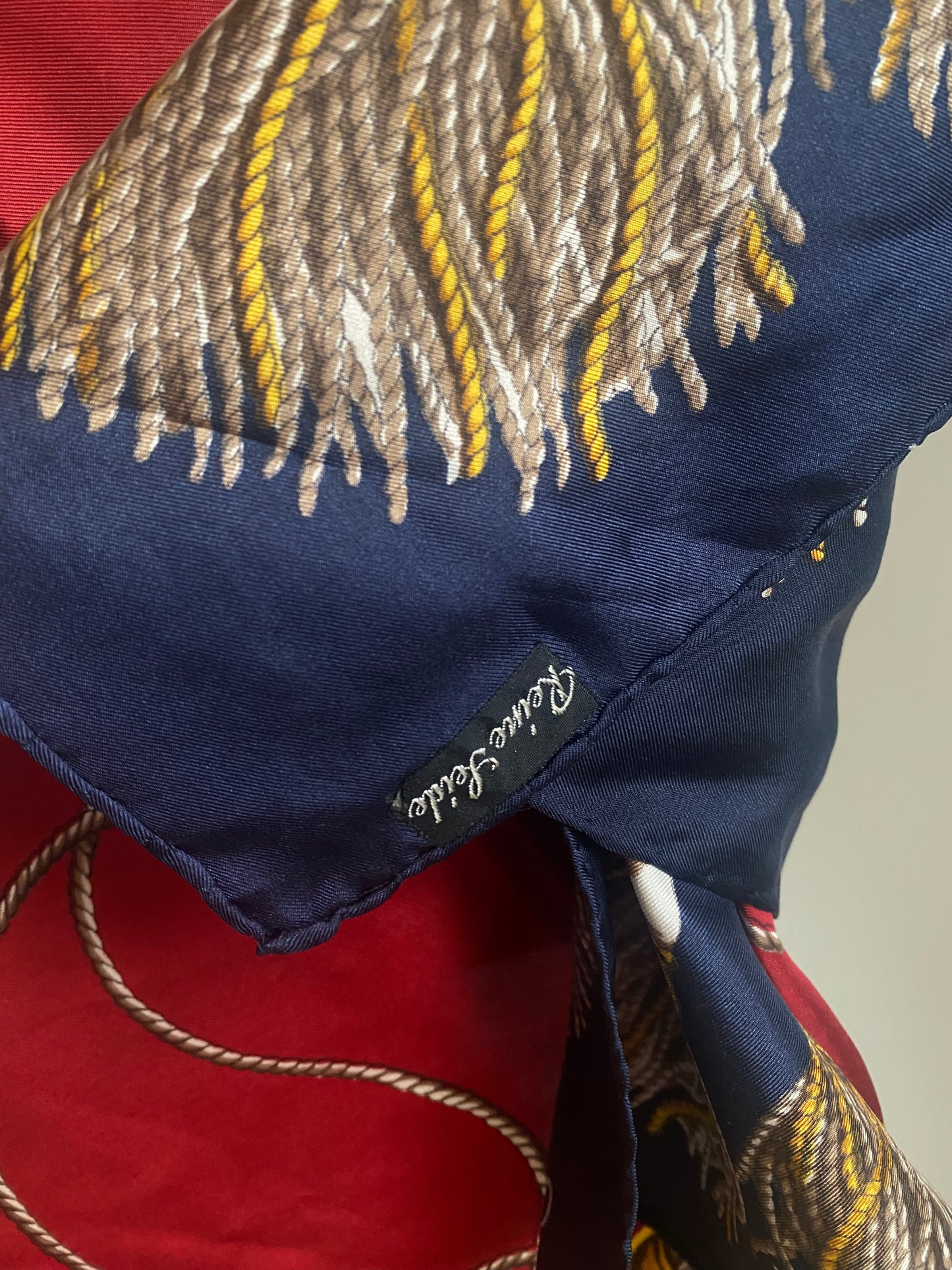 Retro Seidentuch quadratisch in navy-blau weinrot gemustert