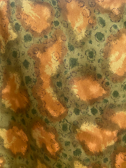 Gemustertes Seidentuch, quadratisch in grün gold