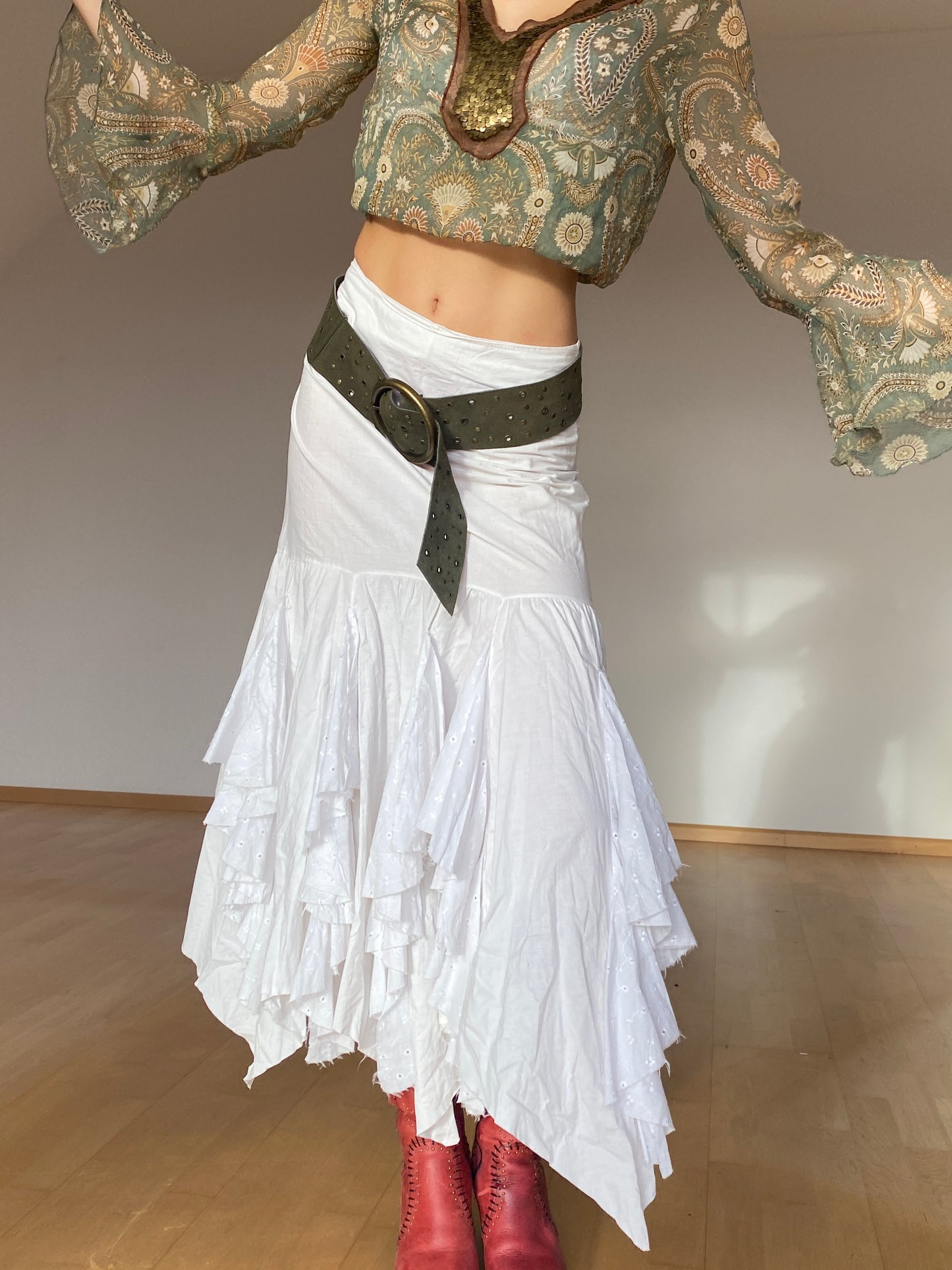 Breiter Wildleder-Optik Gürtel in khaki mit Verzierung, low waist, Onesize