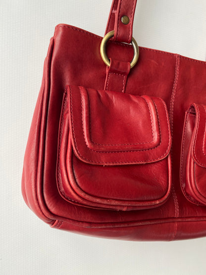 Echtleder Handtasche Lloyd Baker in dunkelrot mit goldenen Ringen, hochwertig