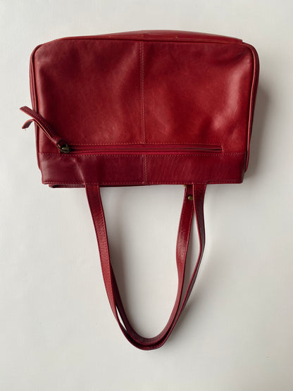 Echtleder Handtasche Lloyd Baker in dunkelrot mit goldenen Ringen, hochwertig