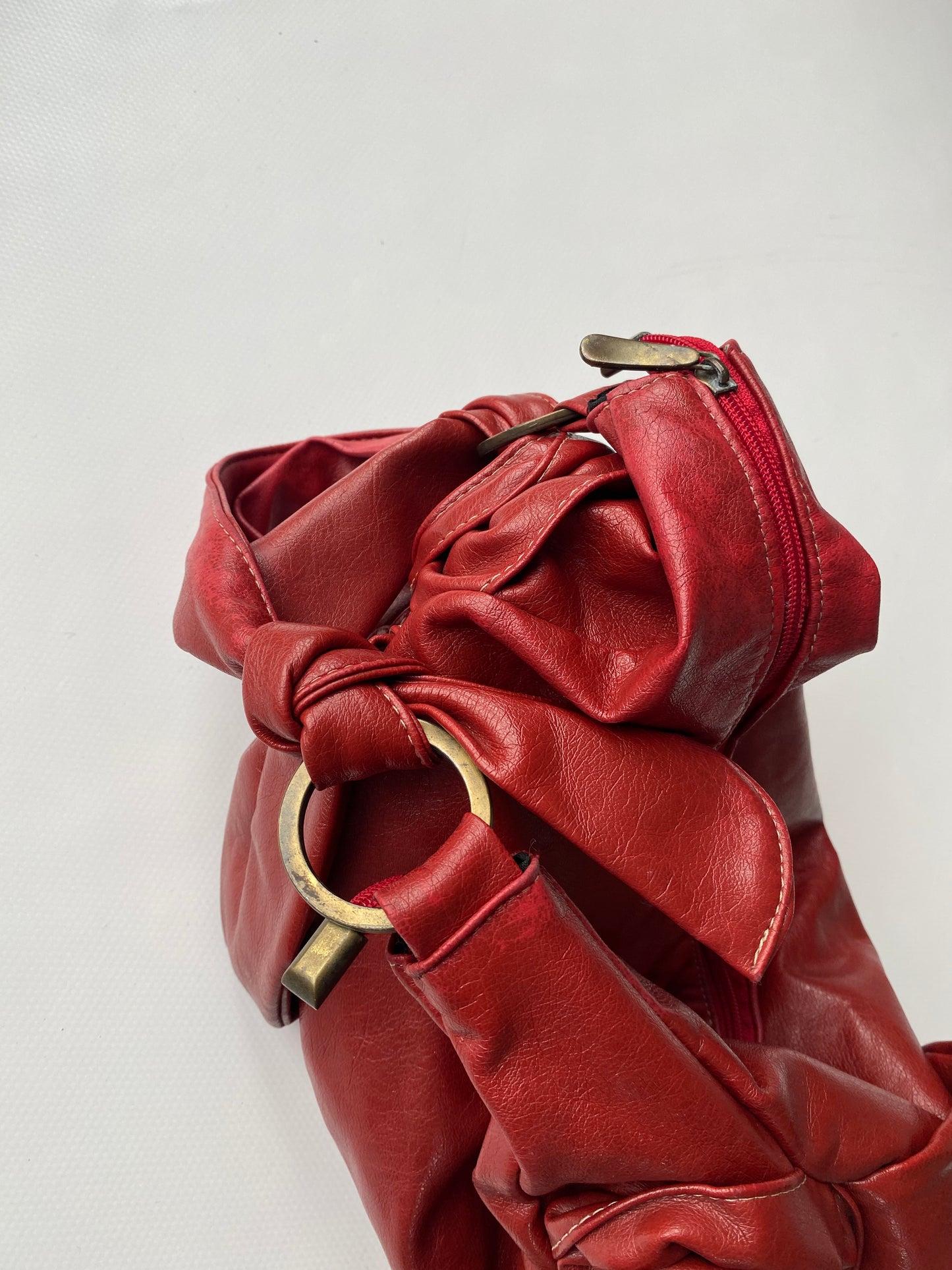 Slouchy Rose Handtasche Kunstleder 3D Verzierung, Schultertasche mit Ringen