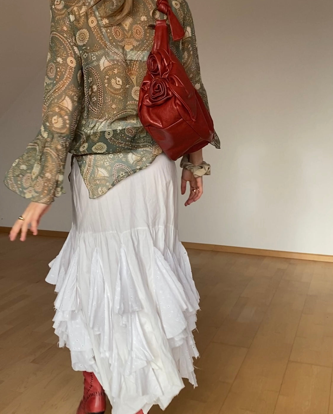 Slouchy Rose Handtasche Kunstleder 3D Verzierung, Schultertasche mit Ringen