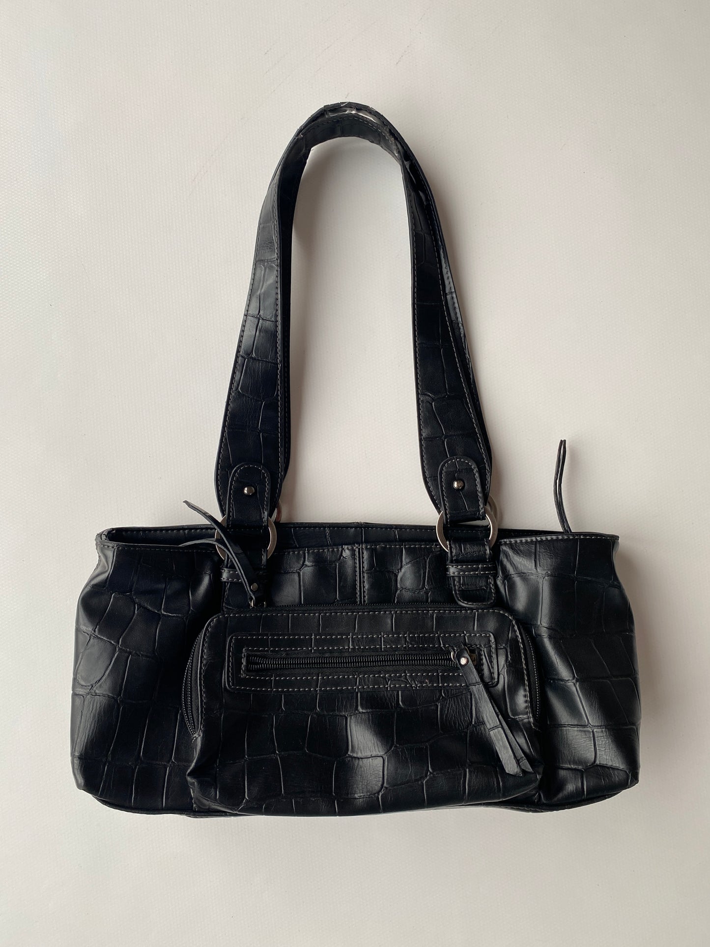 Schwarze Kunstleder Baguette Bag mit Muster Prägung mit Silberringen
