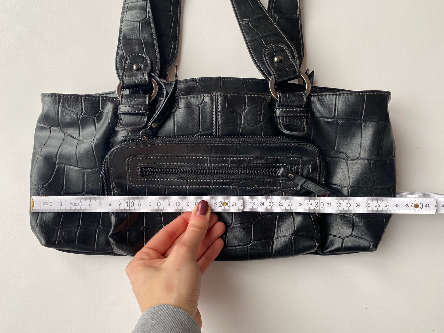 Schwarze Kunstleder Baguette Bag mit Muster Prägung mit Silberringen