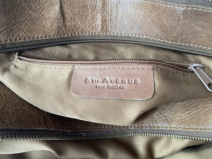 Echtledertasche 5th Avenue in hellbraun mit Crossbody Gurt