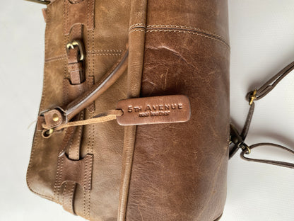 Echtledertasche 5th Avenue in hellbraun mit Crossbody Gurt
