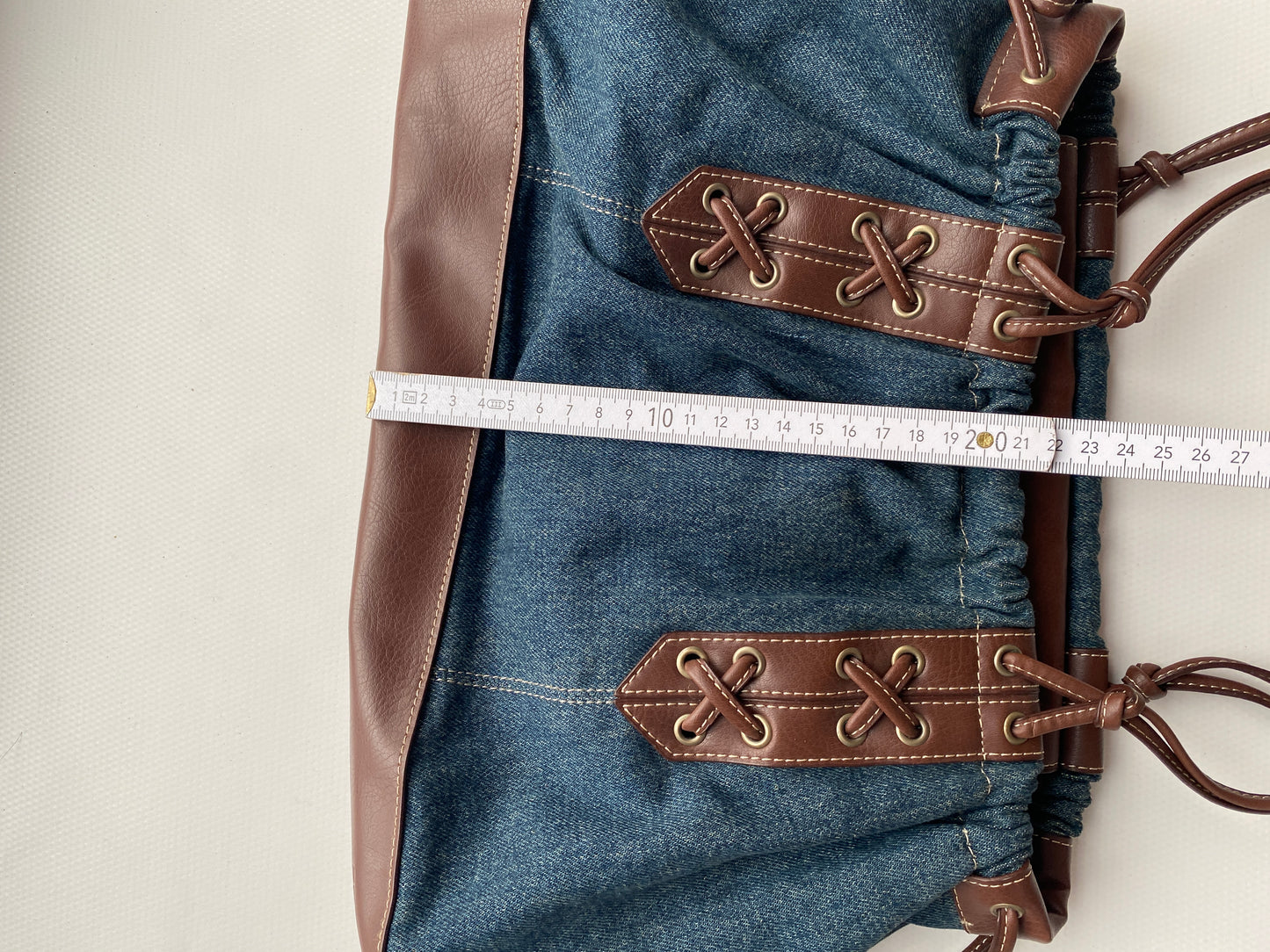 Materialmix Handtasche von Esprit in braun denim blau