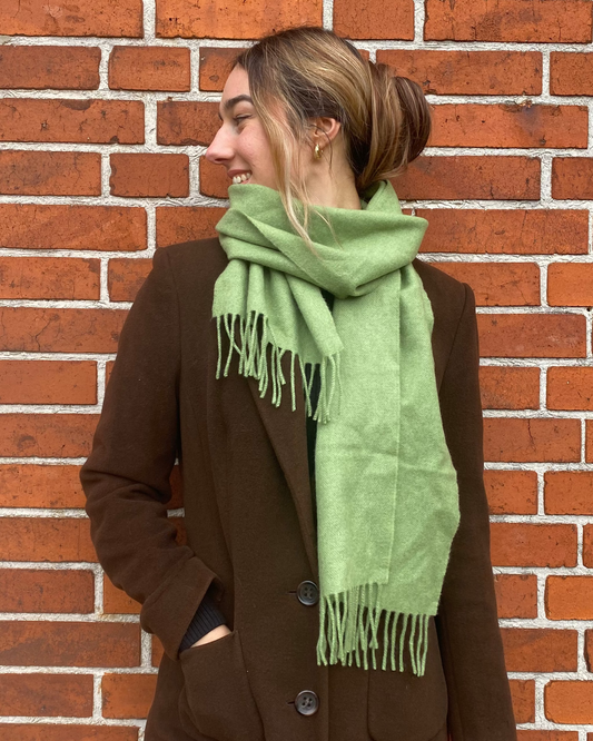 Merinowolle Schal von John Hanly made in Ireland, hellgrün