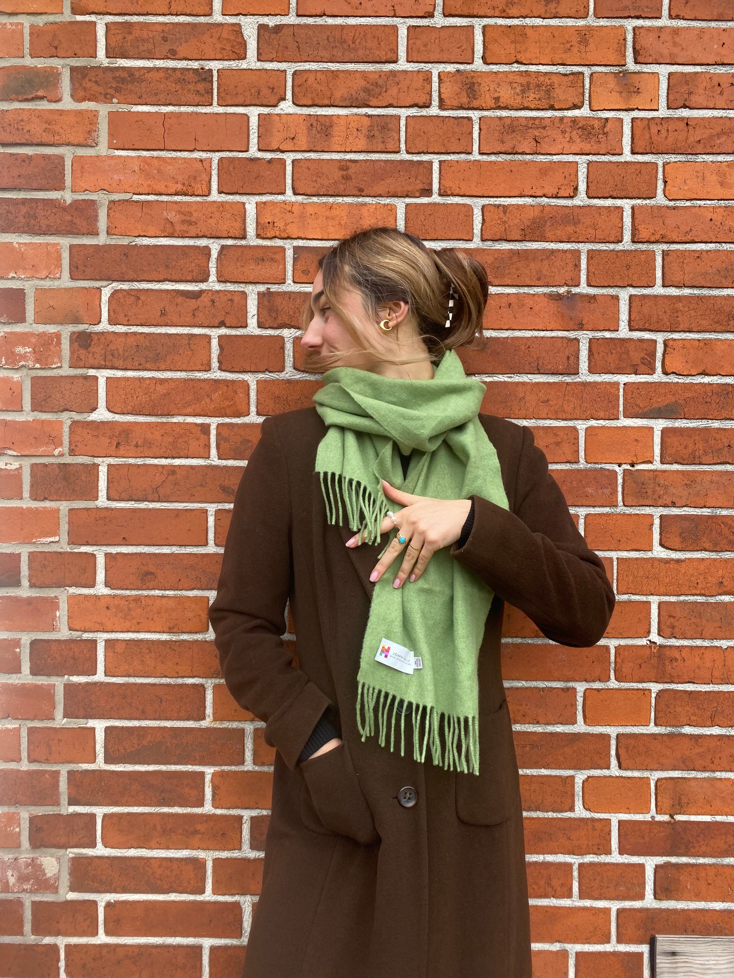Merinowolle Schal von John Hanly made in Ireland, hellgrün