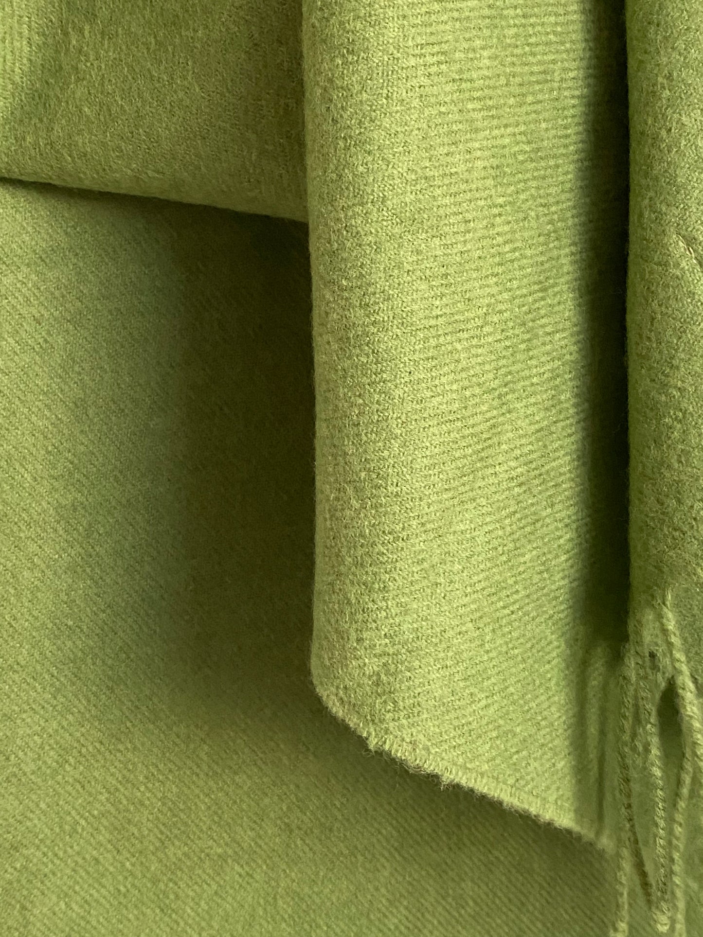 Merinowolle Schal von John Hanly made in Ireland, hellgrün