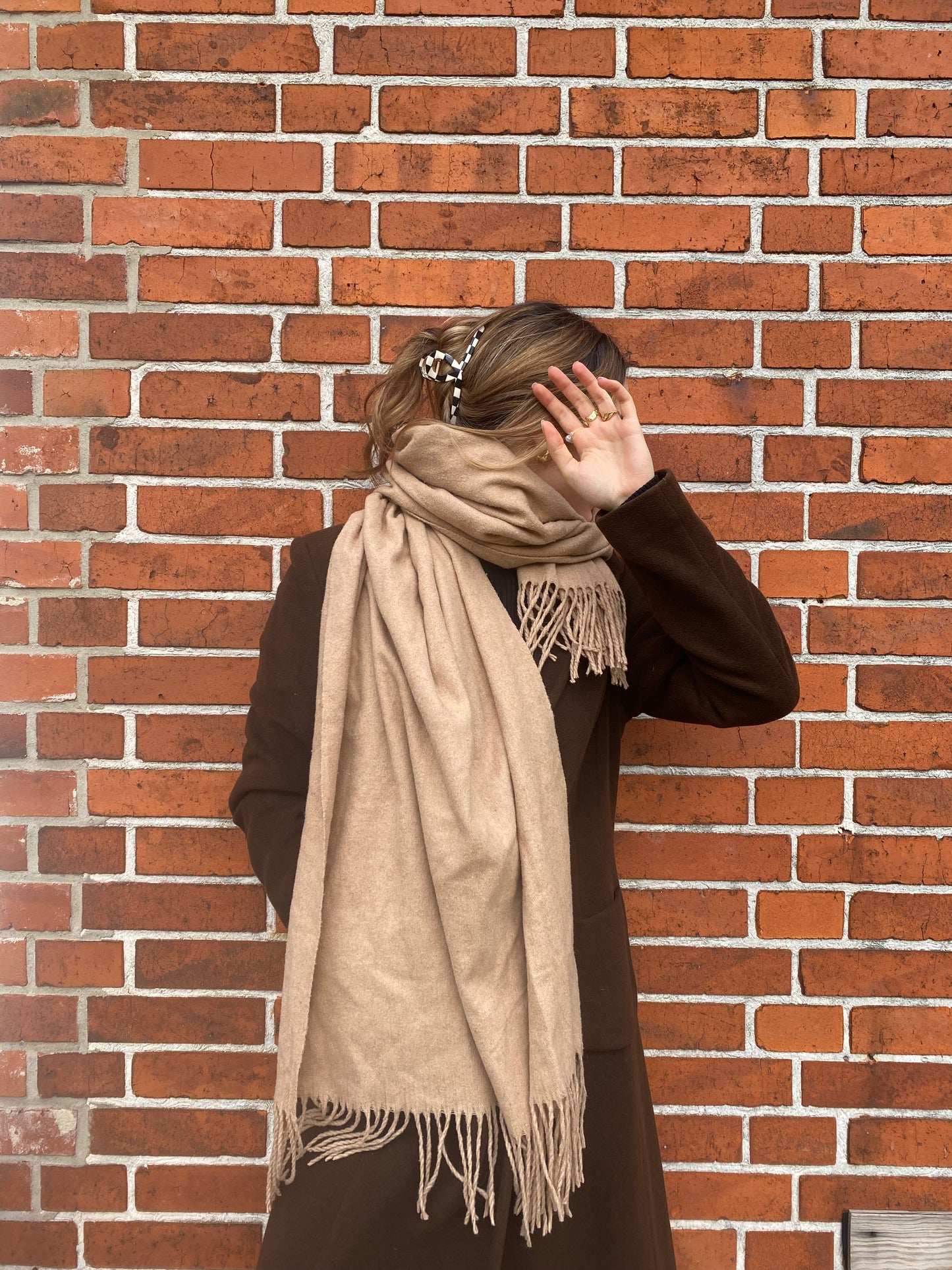 OPUS Schal in hellbraun beige kamel mit Fransen