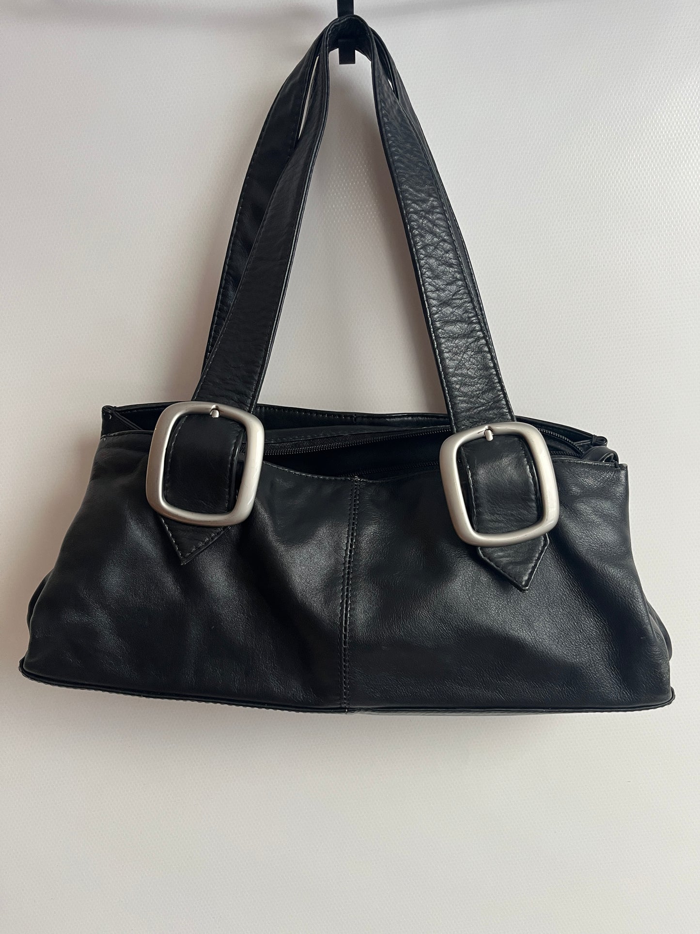 PICARD Handtasche Baguette Bag schwarzes Leder mit Silber Schnallen