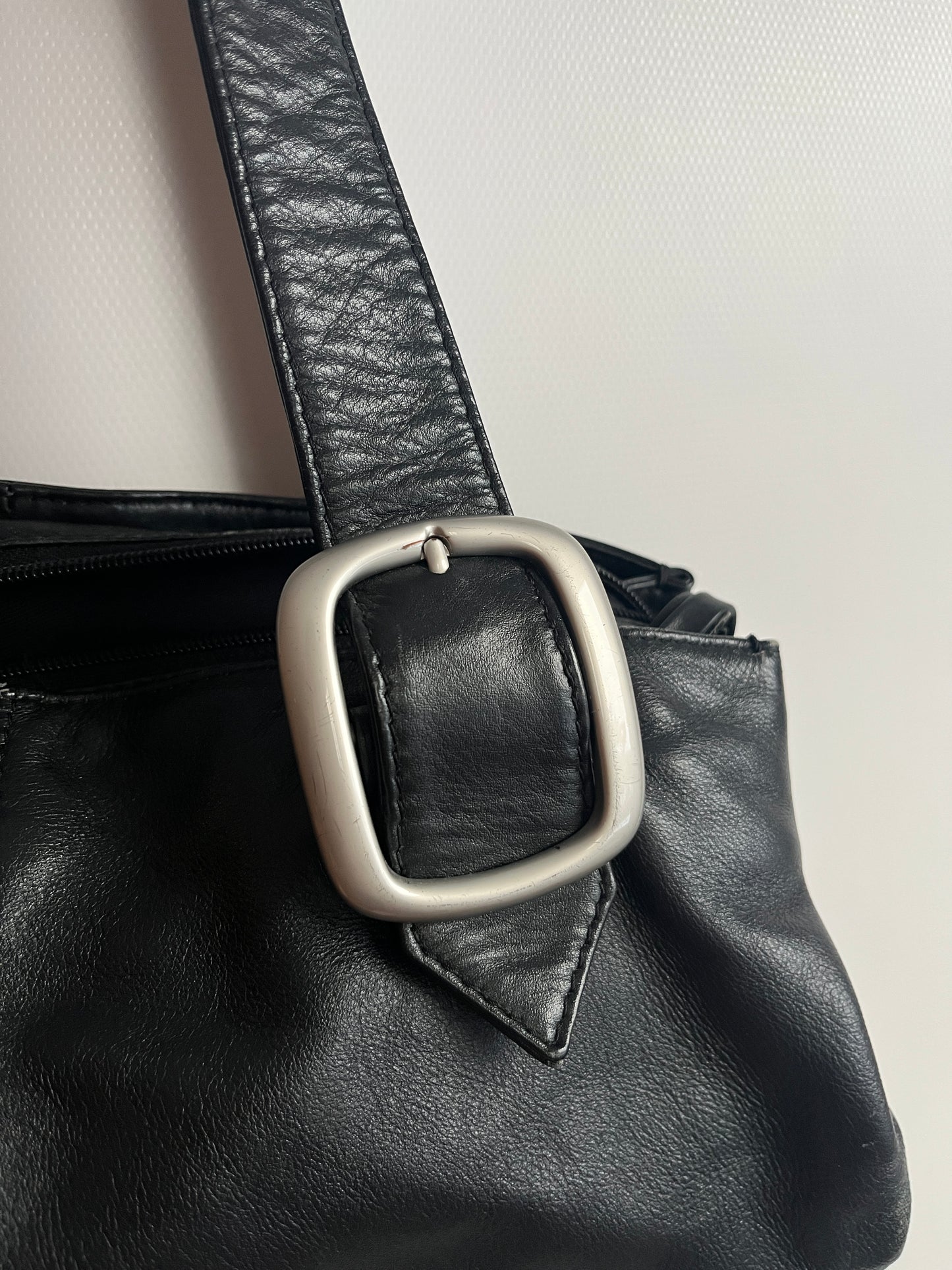 PICARD Handtasche Baguette Bag schwarzes Leder mit Silber Schnallen