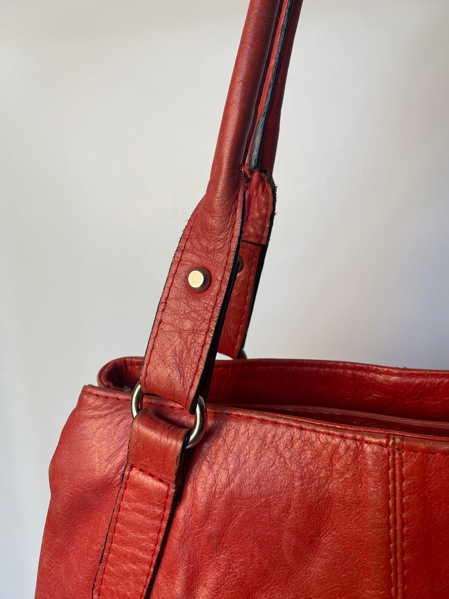 Rote Leder Handtasche mit Silber Schnallen baggy Hobo Stil