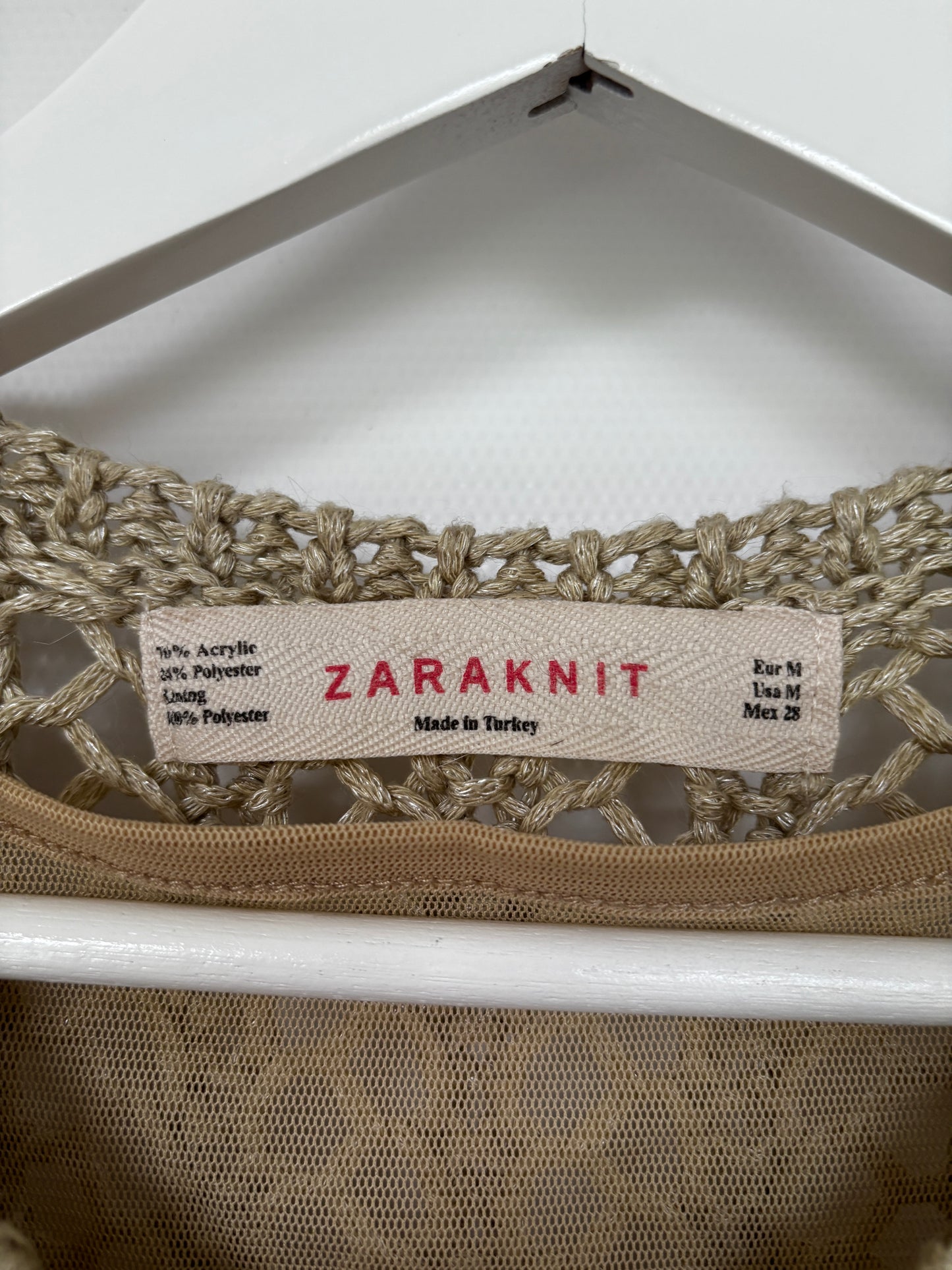 Beiges Strickkleid von Zara, Grobstrick, Lochmuster, S-M