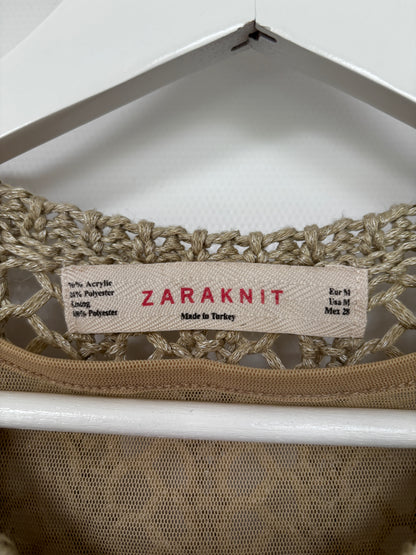 Beiges Strickkleid von Zara, Grobstrick, Lochmuster, S-M