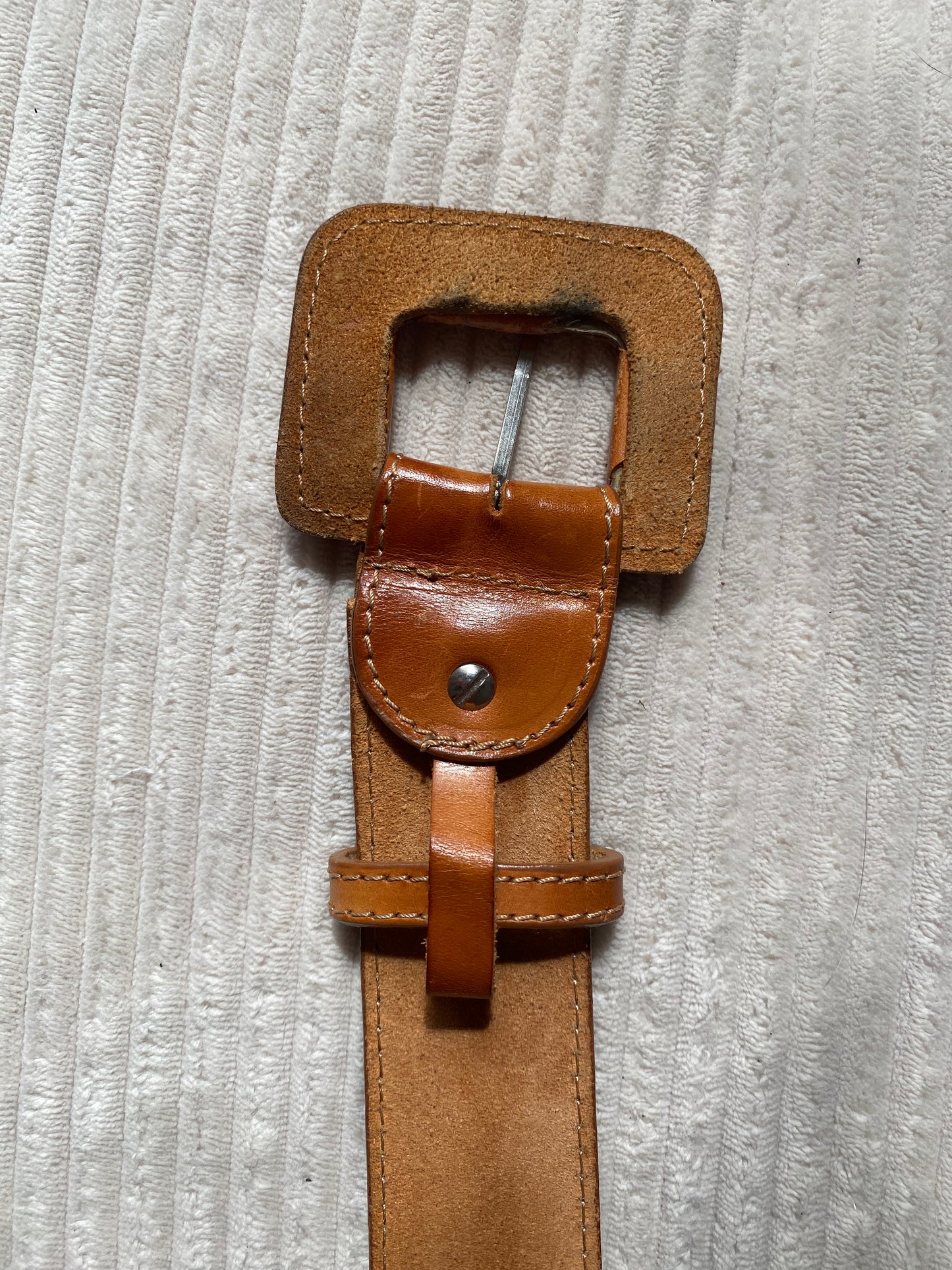 Vintage Ledergürtel cognac-braun mit Verzierung, TW 70 - 75