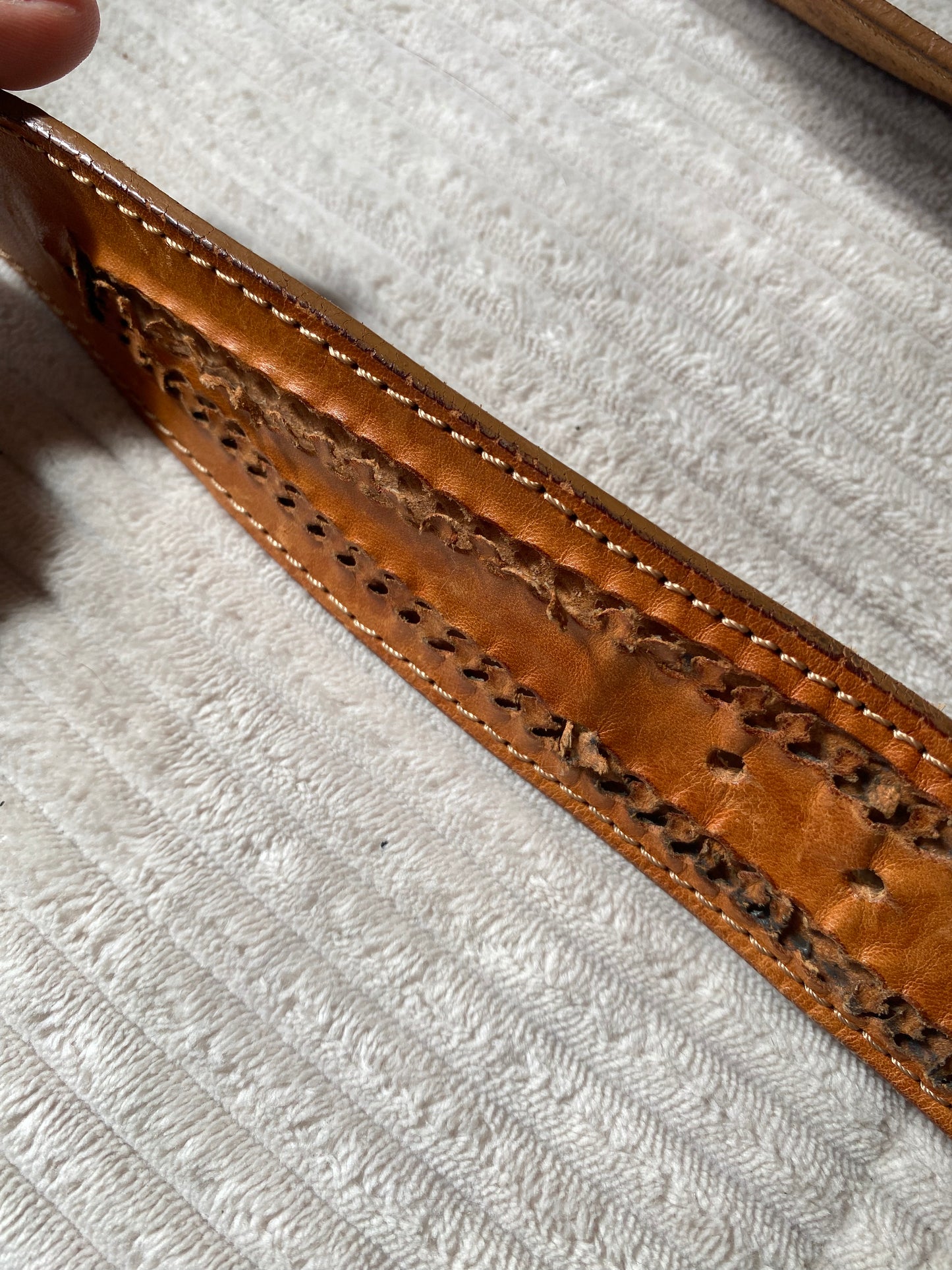 Vintage Ledergürtel cognac-braun mit Verzierung, TW 70 - 75