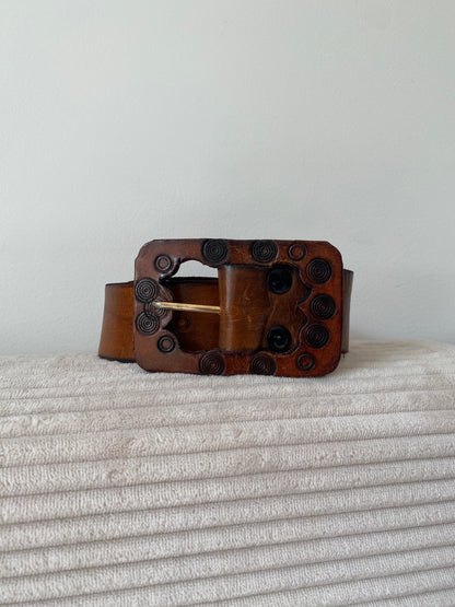 Rustikaler Ledergürtel mit Handwerk-Schnalle, dunkelbraun, TW 80