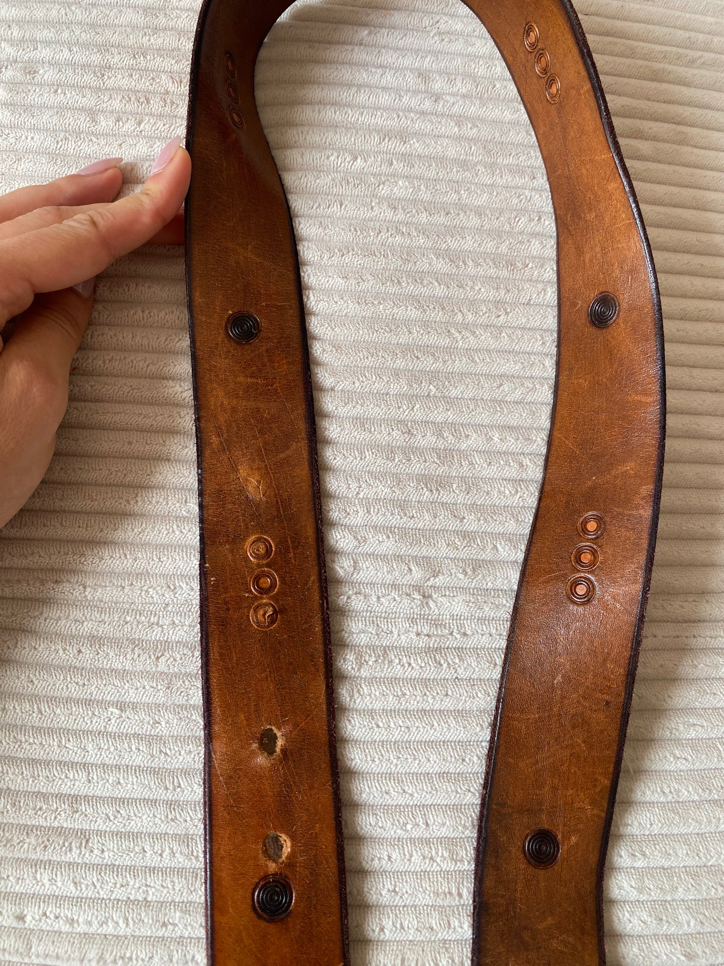 Rustikaler Ledergürtel mit Handwerk-Schnalle, dunkelbraun, TW 80