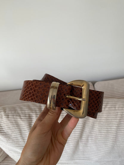 Schlangenoptik Ledergürtel in Kastanienbraun mit Goldschnalle, TW 80