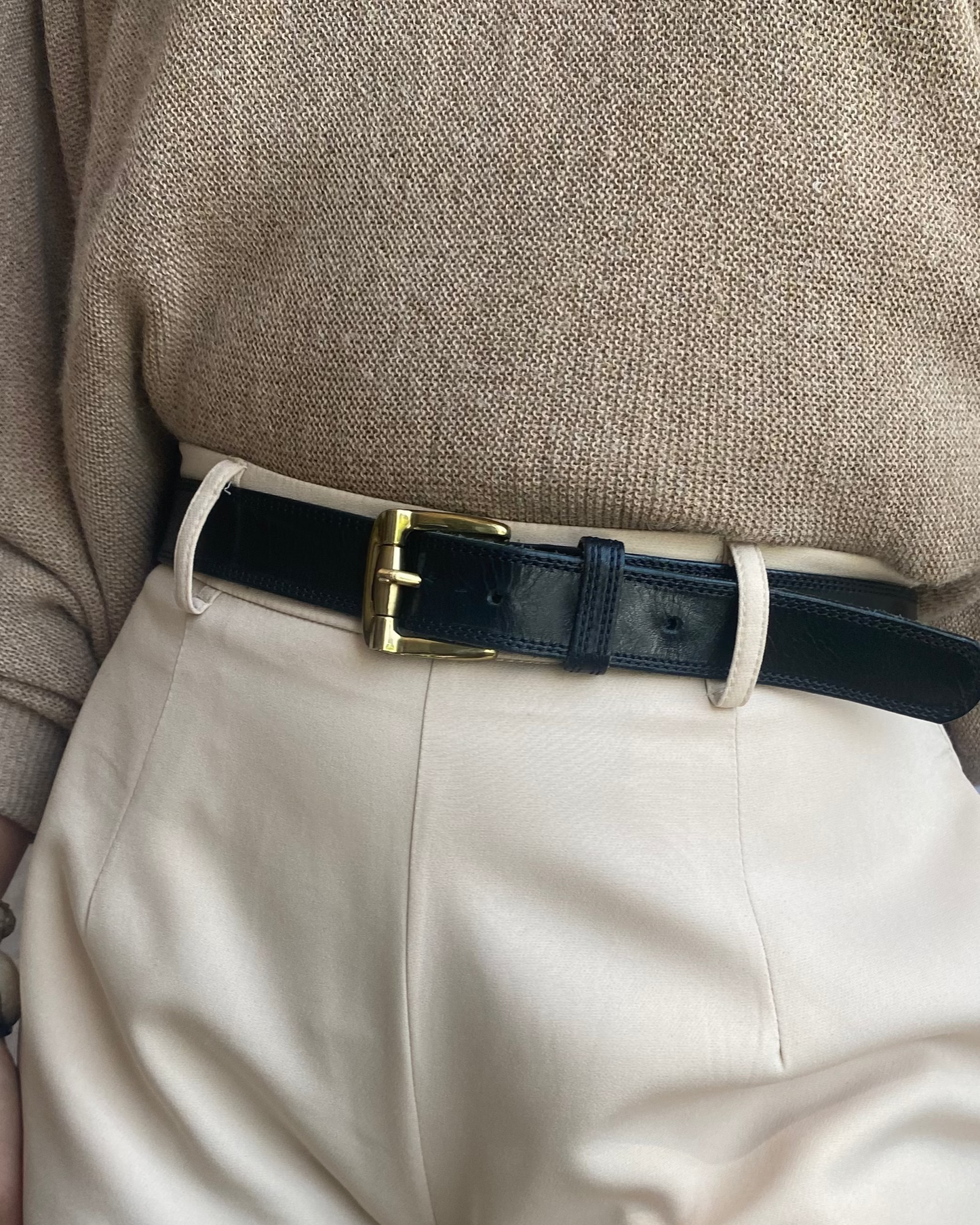 Rindleder Gürtel in schwarz mit Gold-Schnalle, TW 90