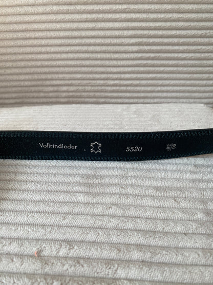 Rindleder Gürtel in schwarz mit Gold-Schnalle, TW 90