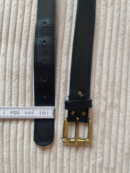 Rindleder Gürtel in schwarz mit Gold-Schnalle, TW 90