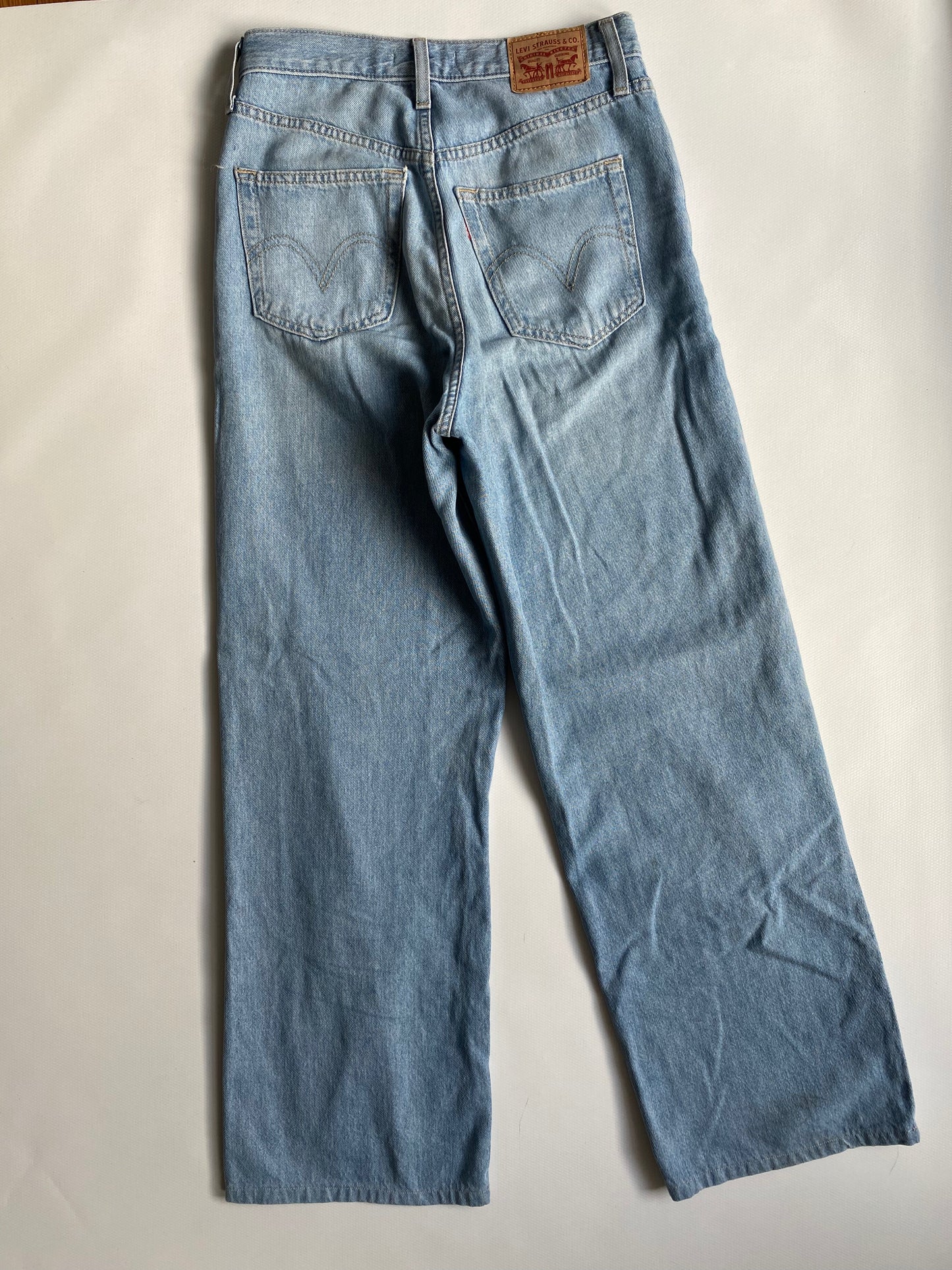 Levi's Jeans hellblau denim Culotte Stil Wide Leg, W26 - S