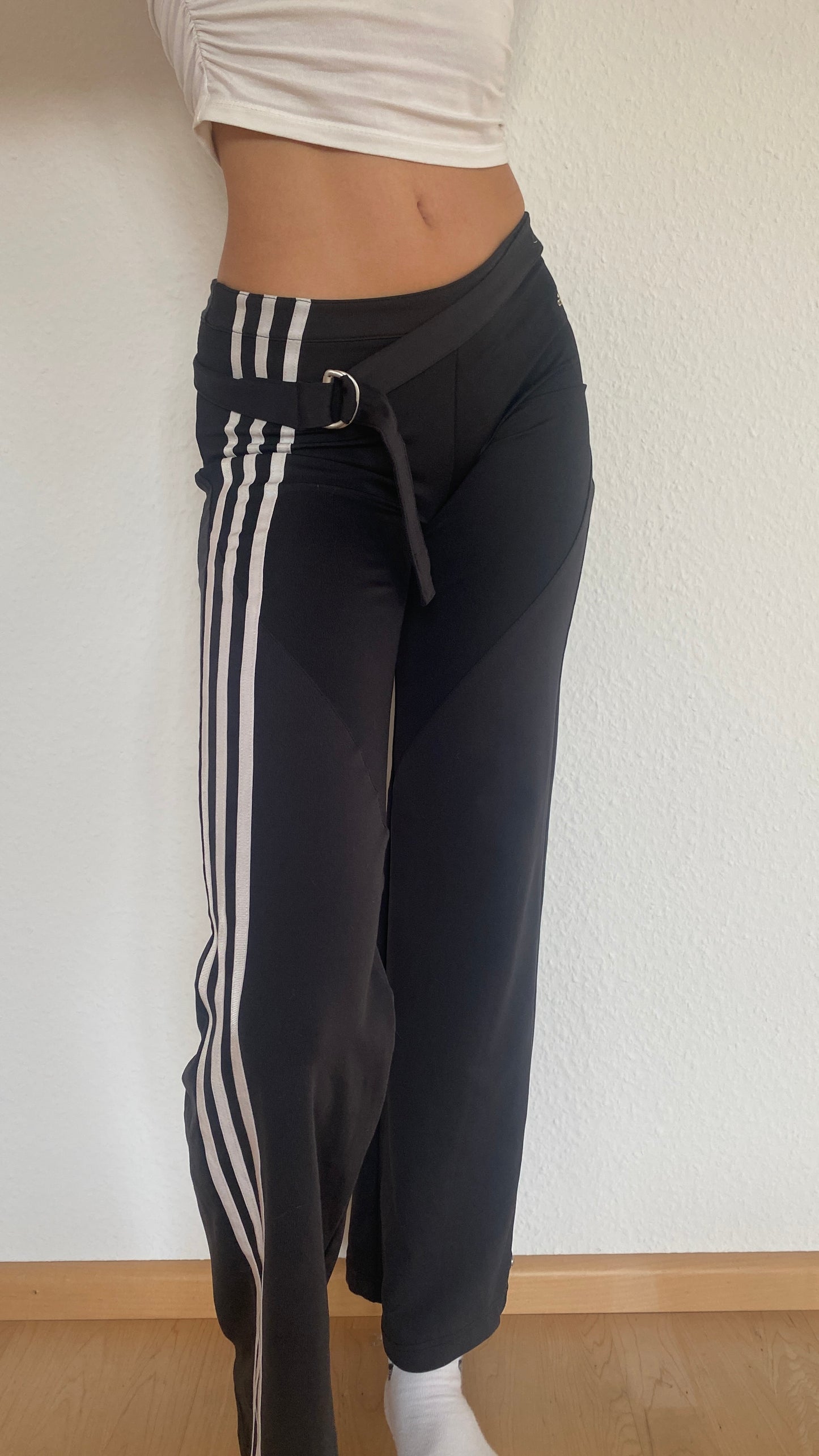 2006 adidas wide leg Hose, yoga pant Stil, schwarz weiß, XS, S